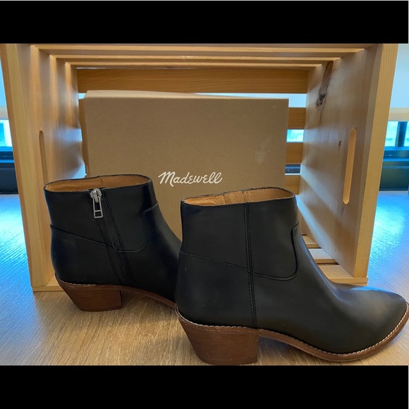 Madewell Shoes - Madewell The Charley Boot in Leather